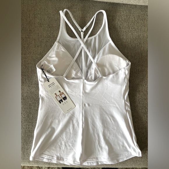 Alo yoga top new with tags - Picture 6 of 6